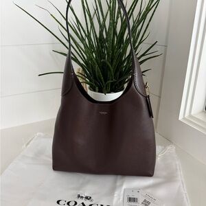 Coach Brooklyn 28 in Maple 🤎